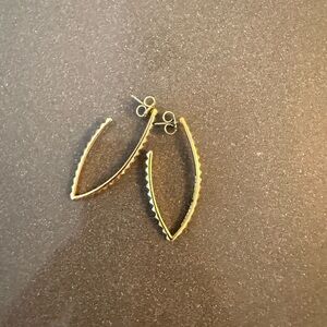 BaubleBar Gold Scalloped Hoop Earrings